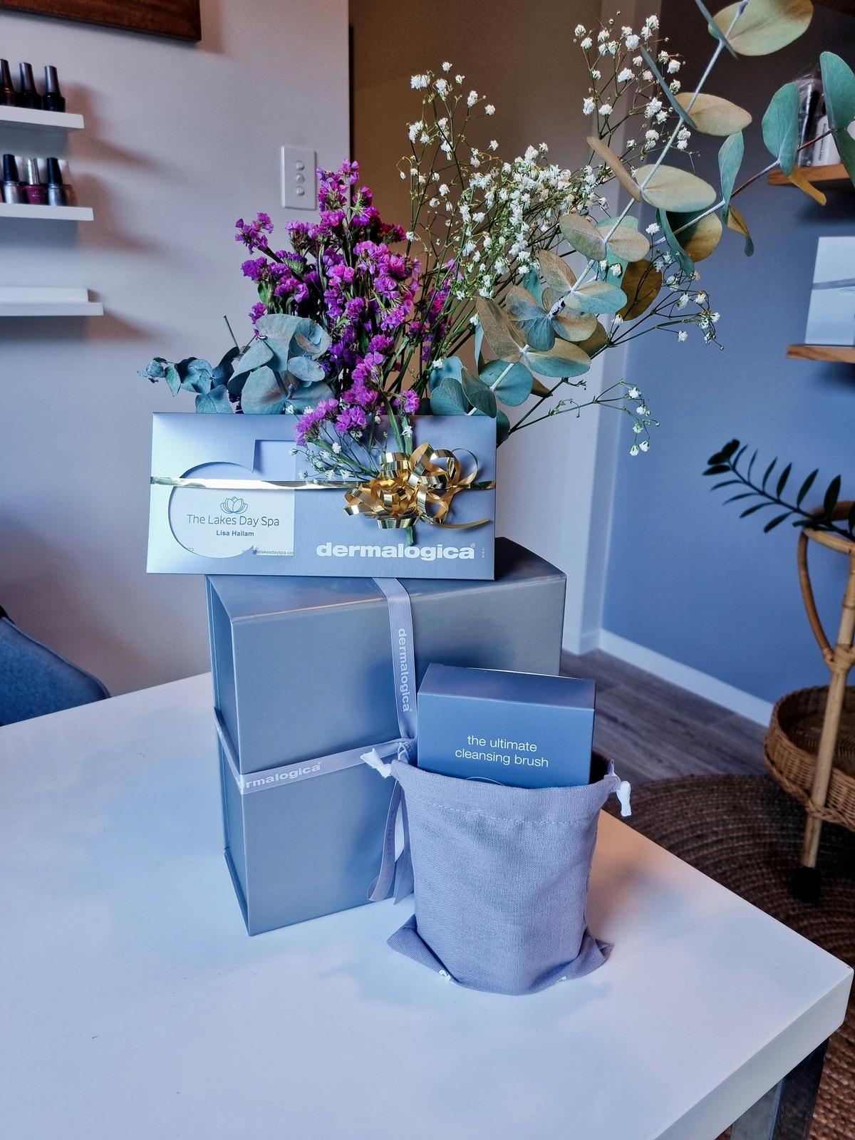 Relaxation Lounge & gift shop