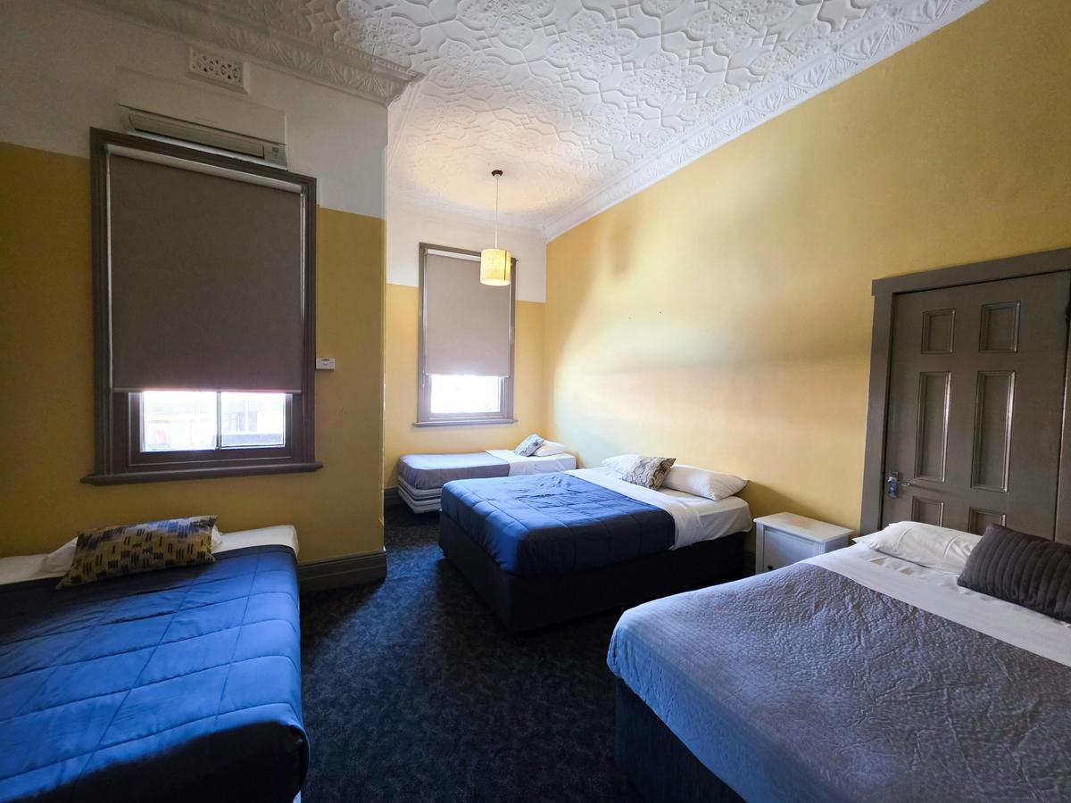 Cessnock Hotel, Hunter Valley, NSW - Winemakers Room (Shared Bathroom)