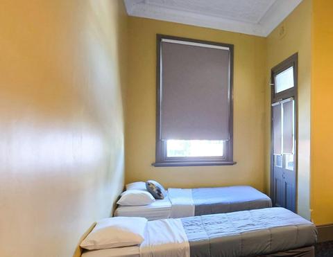 Cessnock Hotel, Hunter Valley, NSW - Vintage Single Twin (Shared Bathroom)