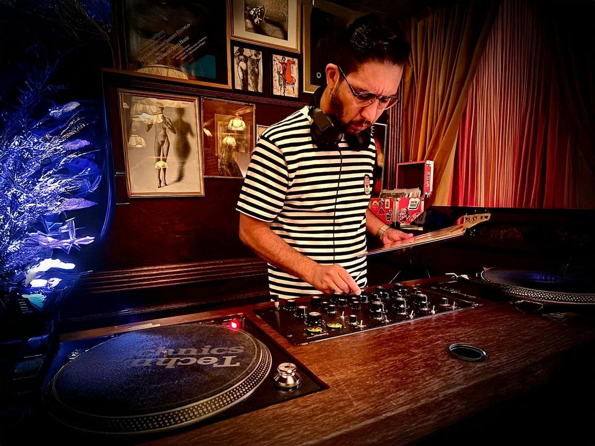 Mr Cuchuco - Vinyl DJ