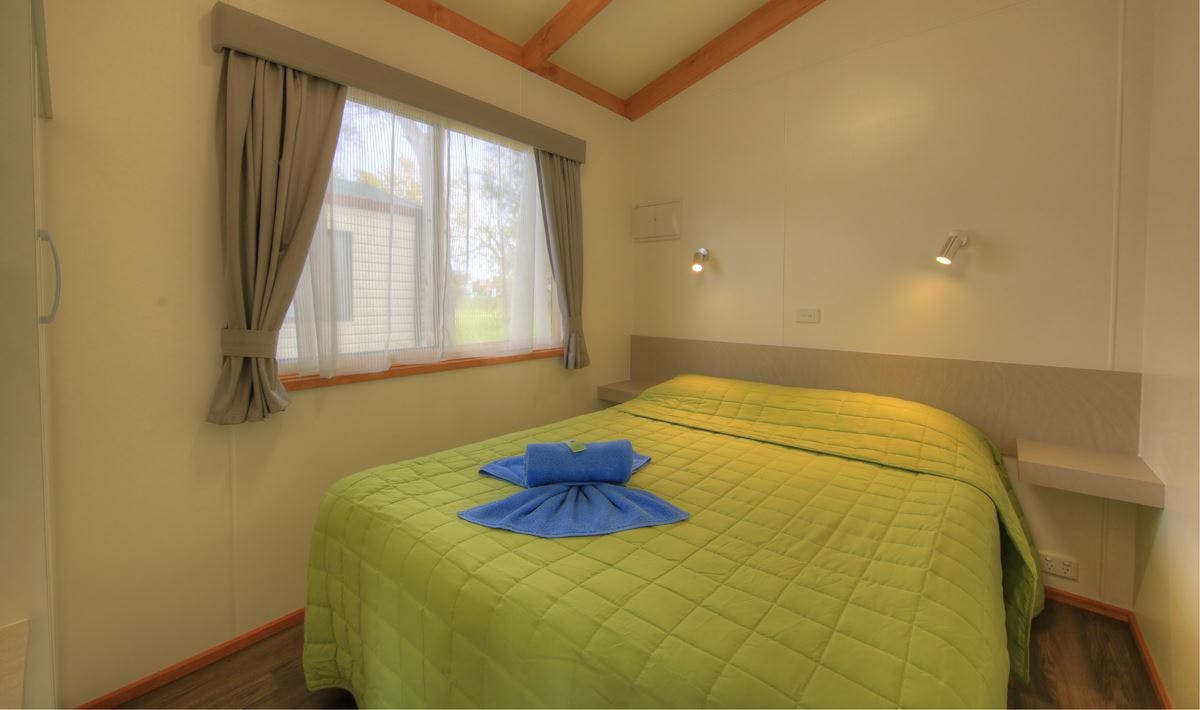 Queen Deluxe Cabin