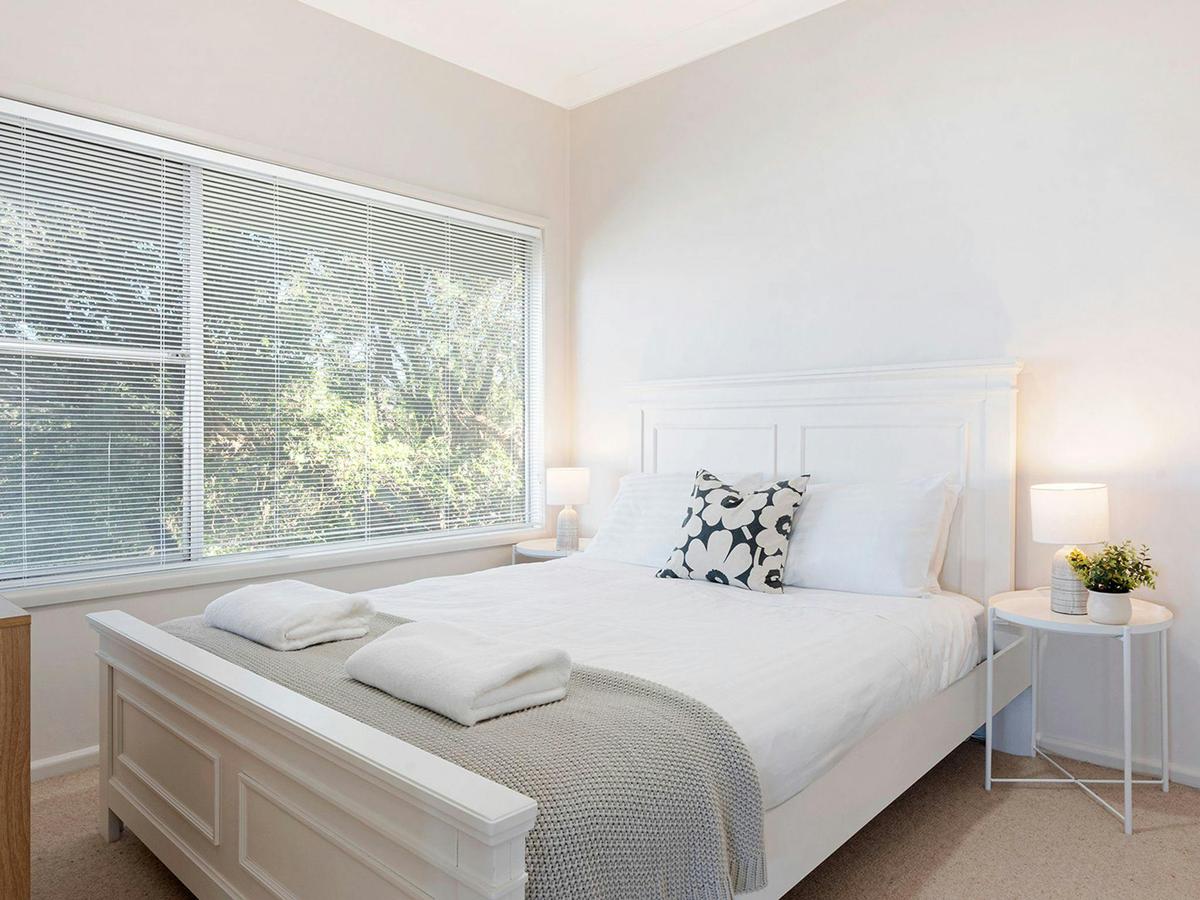 Fliptide House | Bedroom 1 | Queen | Linen included | Smart TV | Ceiling fan | Built in robe