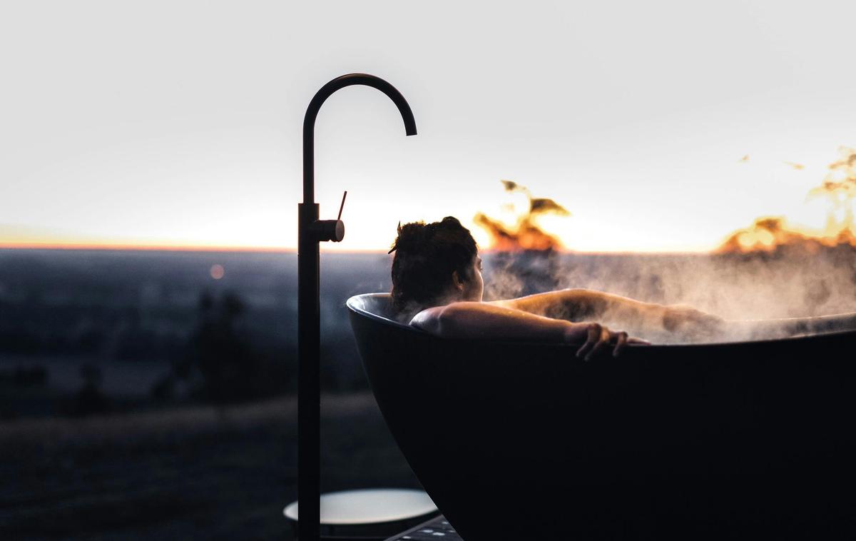 Soak under the open sky with uninterrupted views across the Heathcote hills