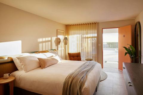 Dolphins Motel