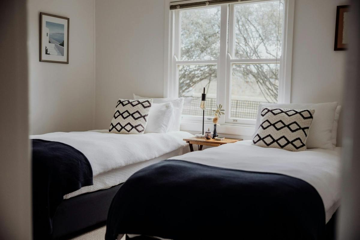 Twin bedroom