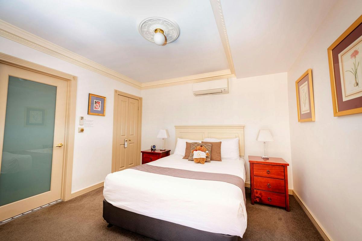 Junior Queen Room with Shower Only