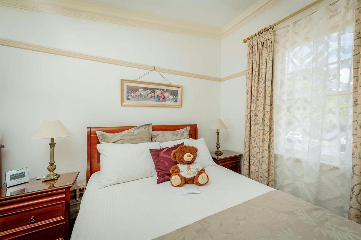 Junior Queen Room with Spa Bath