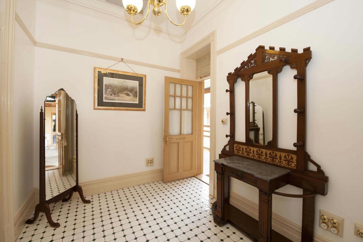 Luxury One Bedroom Apartment