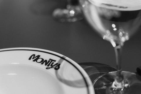 Montys Restaurant and Bar