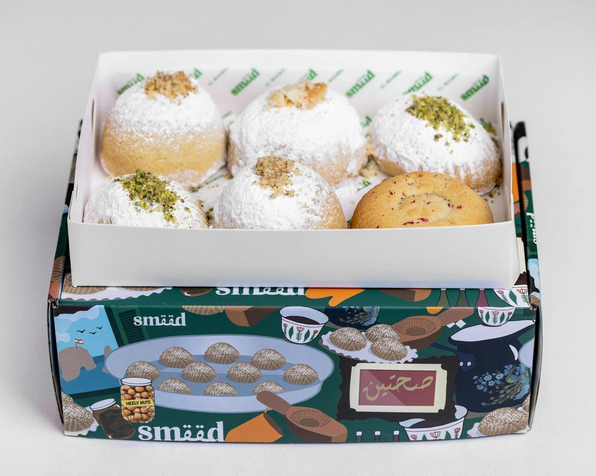 Smeed box of cakes