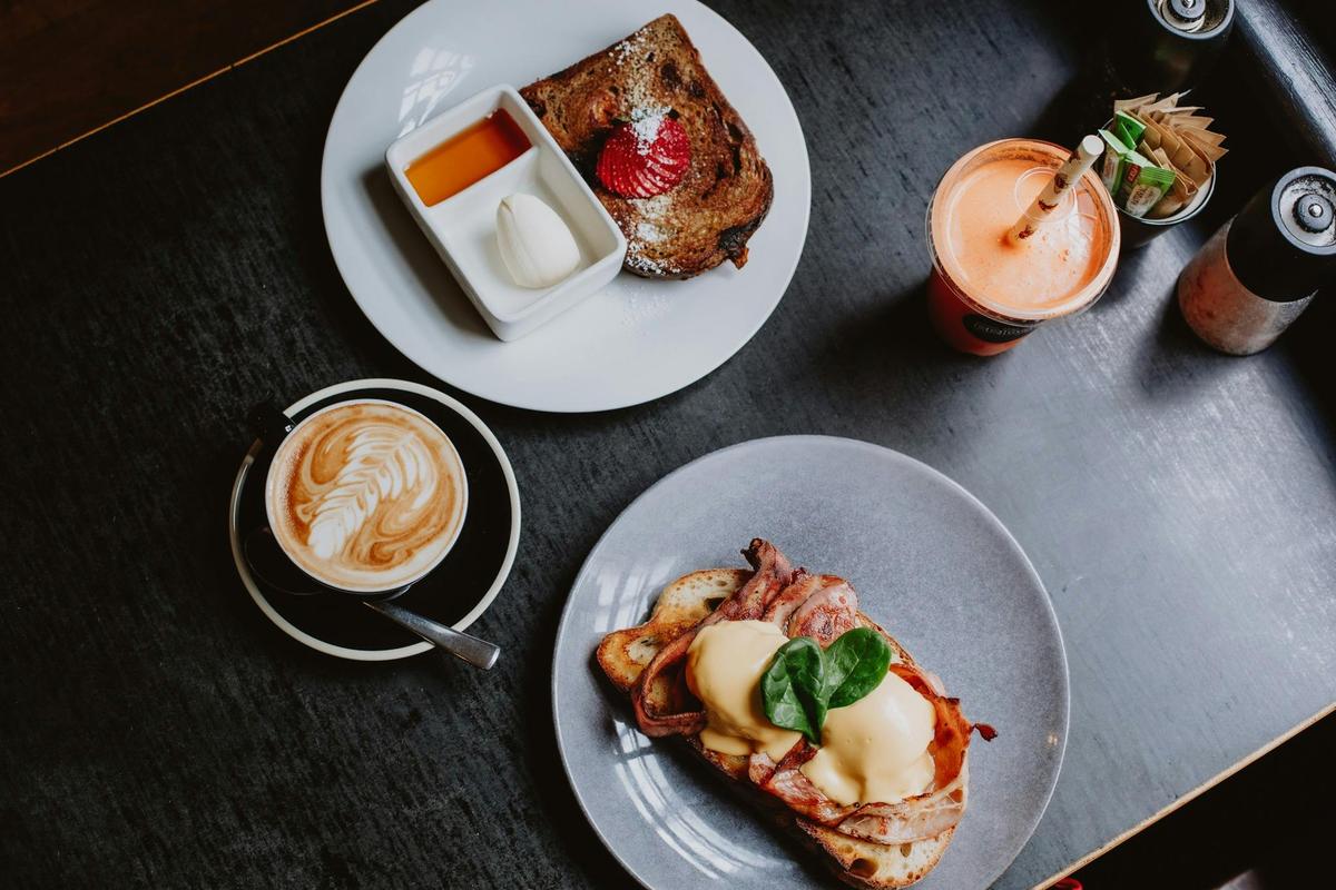 Breakfast & Coffee