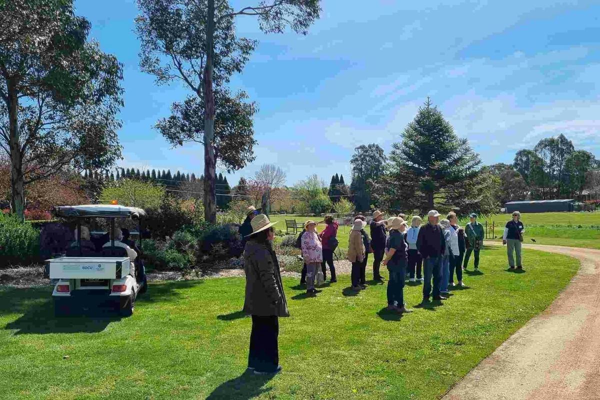 Enjoy a mini tour of the Botanic Gardens as you take cuttings