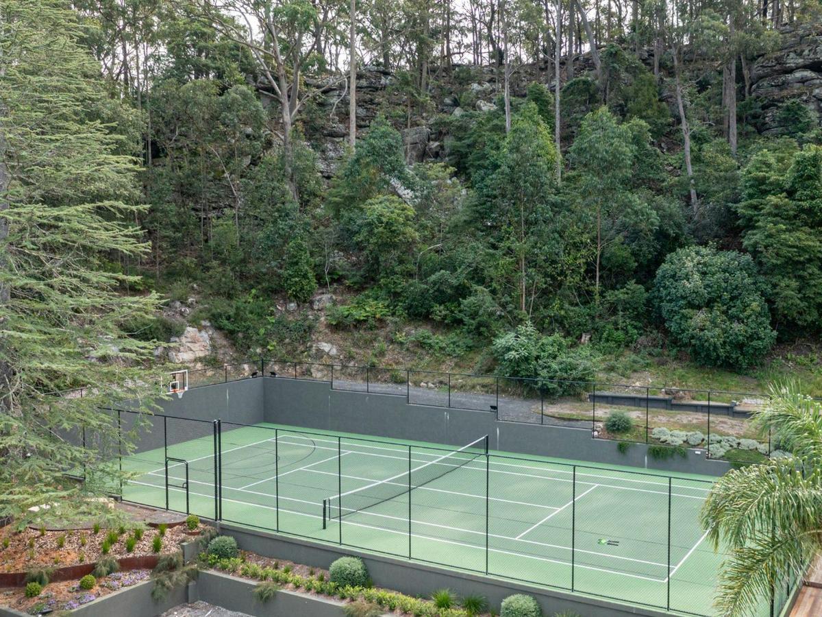 Grants Retreat | Premium amenities | Tennis court | Racquets and balls supplied