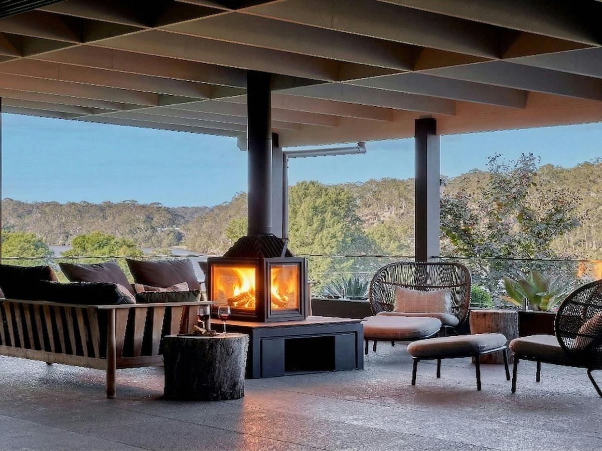 Grants Retreat | Covered outdoor entertaining area | Outdoor fireplace | Lounge | Audio system | Vie