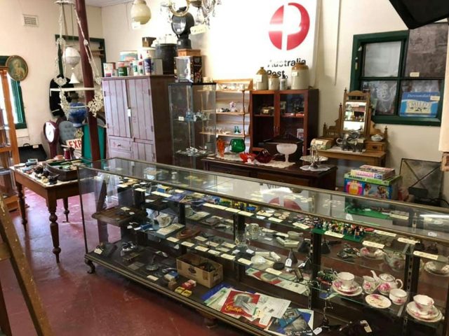 Michael's Old Wares and Collectables