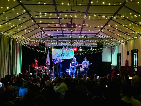 Handpicked Band Present The Best of Crowded House and Split Enz