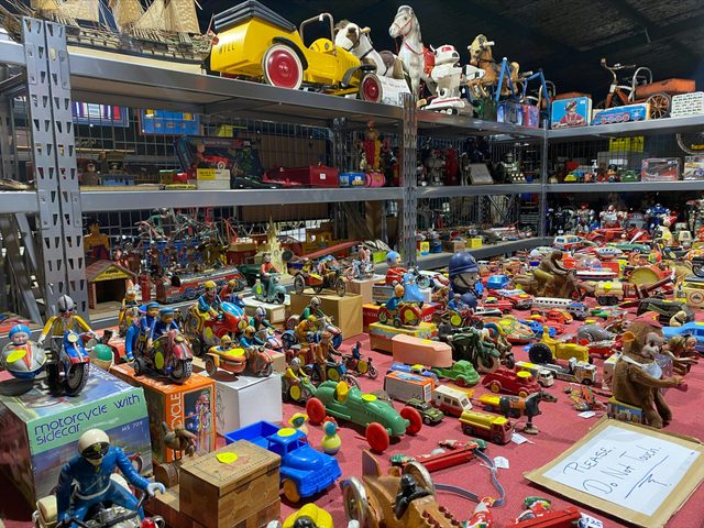 Mad Harry's Collectables