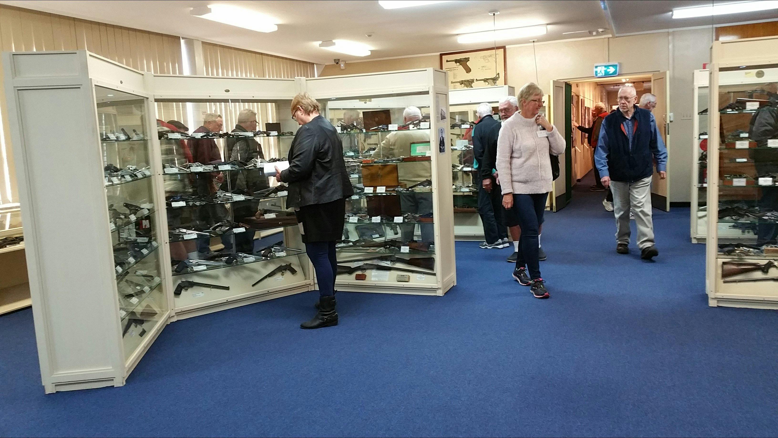 The Hayes Handgun Gallery