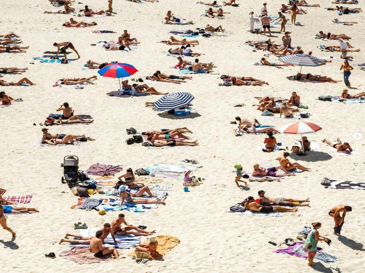 Peak Hour in Bondi Beach