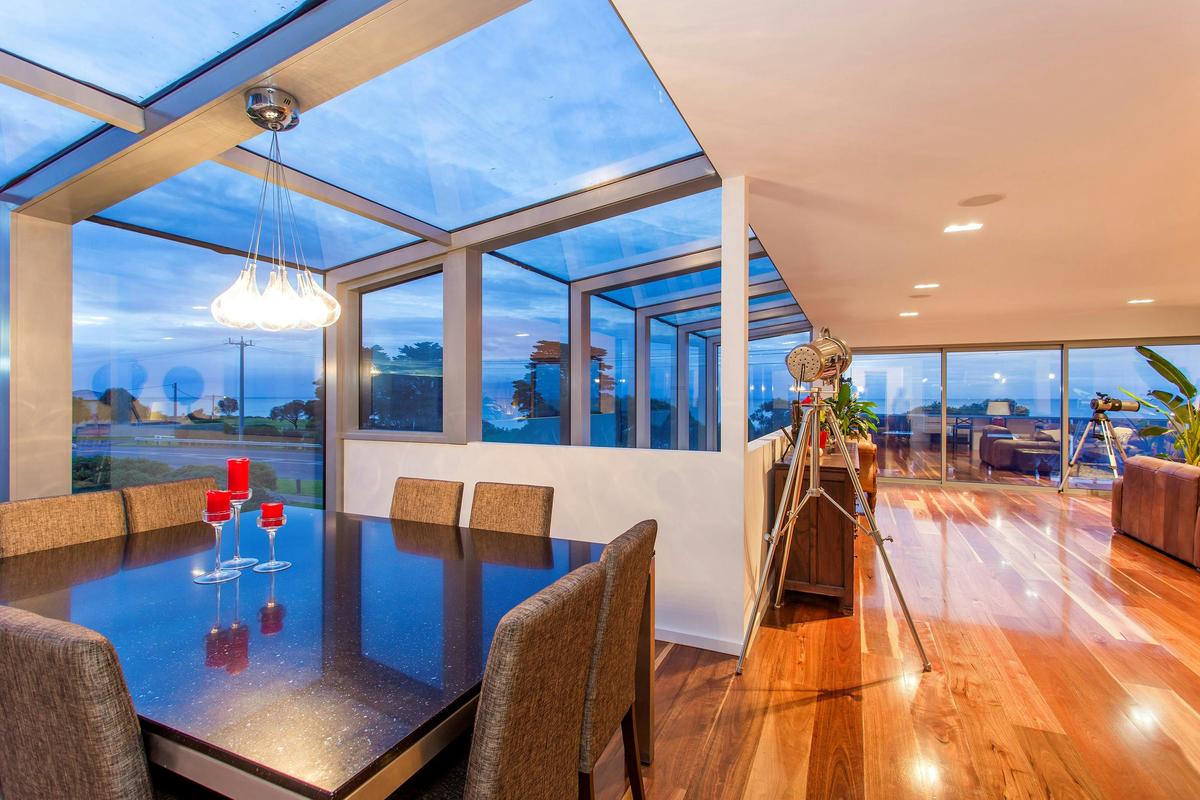 Starhaven Retreat Dining