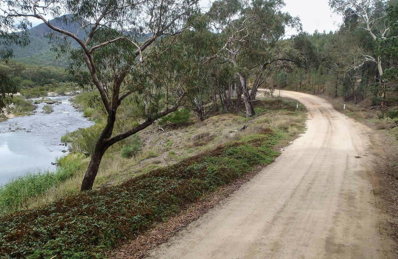 Lower Snowy drive, Kosciuszko National Park. Photo: Luke McLachlan