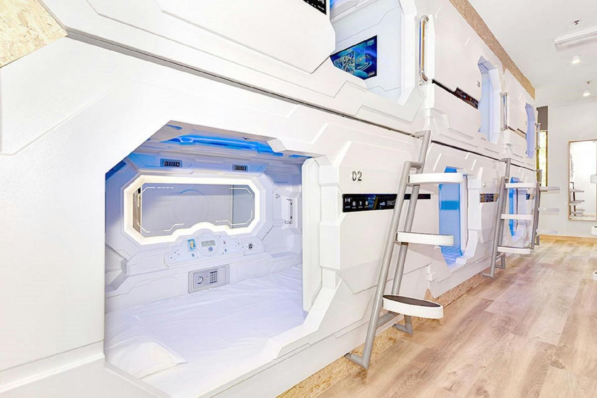 Space Q Capsule Hotel