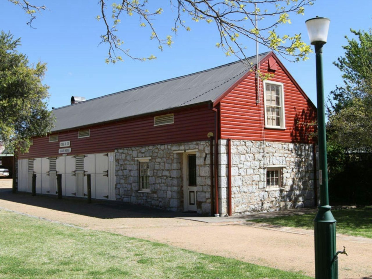 Image of current Cobb and Co coachouse