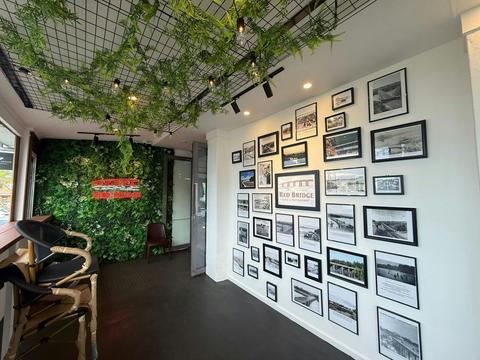 Red Bridge Cafe and Restaurant