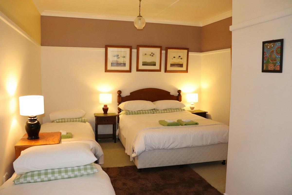 Lakeview queen room