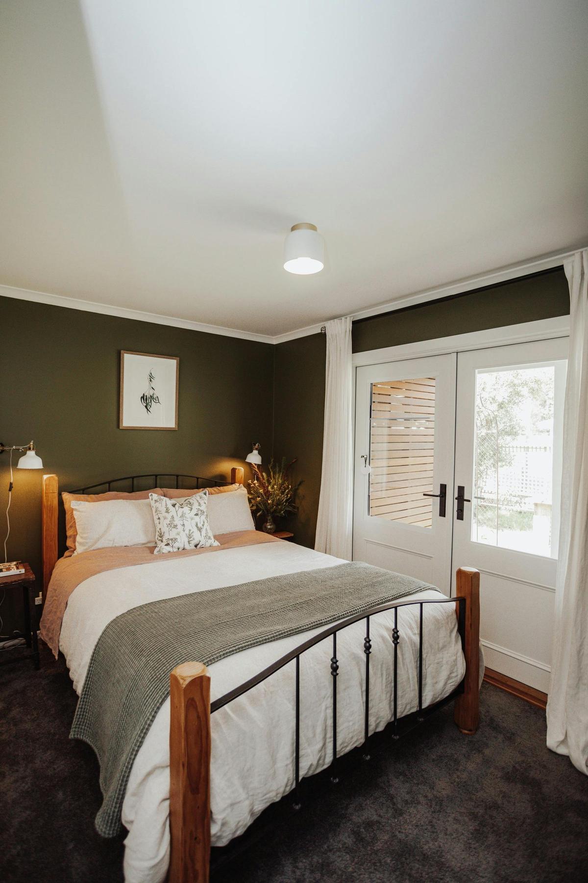 Second Bedroom - Queen Bed