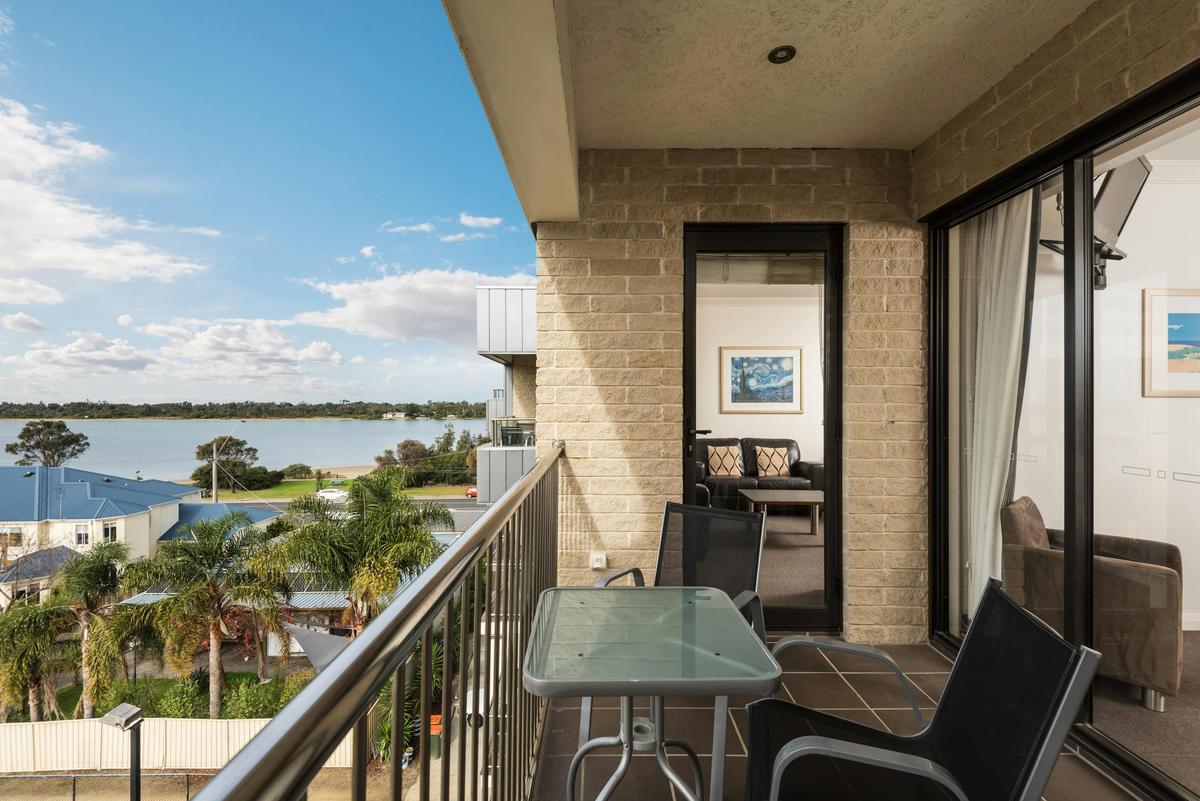 One Bedroom Apartment