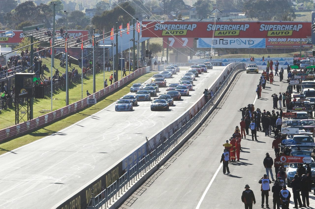 Mount Panorama 2012 Porsche Race