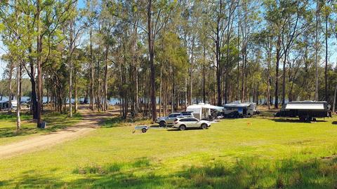 Minimbah Fishing Lodge River Camp