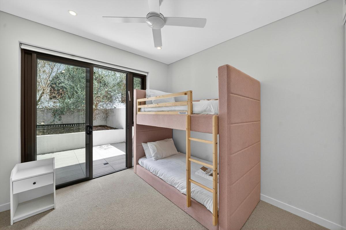 Luxury Three Bedroom Apartment Near Bondi Beach