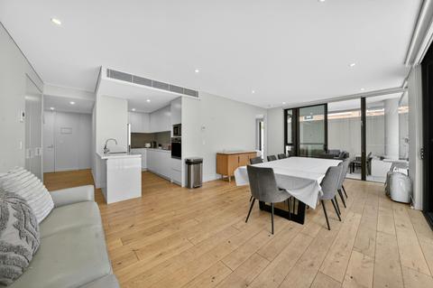 Luxury Three Bedroom Apartment Near Bondi Beach