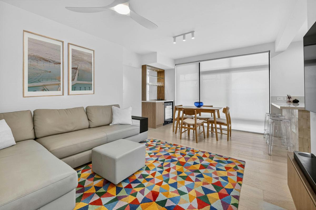North Bondi Apartment Close to Cafés and Dining
