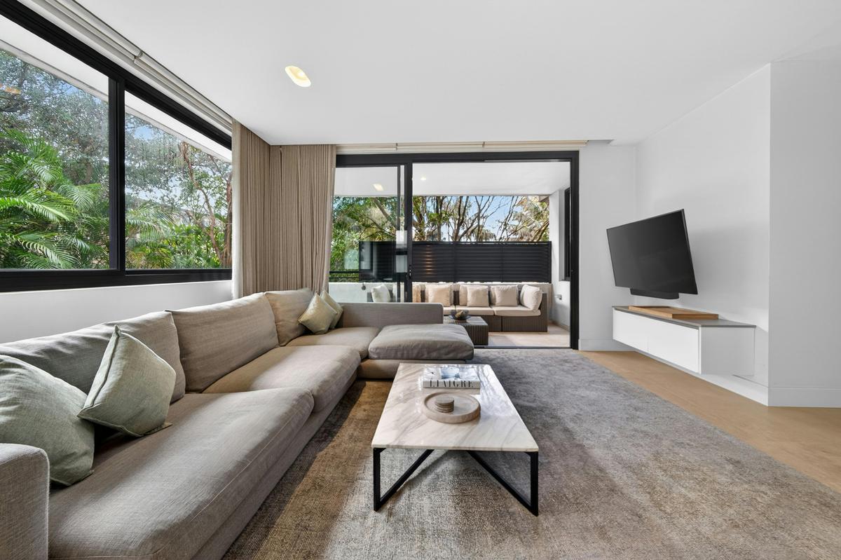 Spacious Three Bedroom Apartment Near Coogee Beach