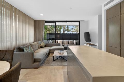 Spacious Three Bedroom Apartment Near Coogee Beach