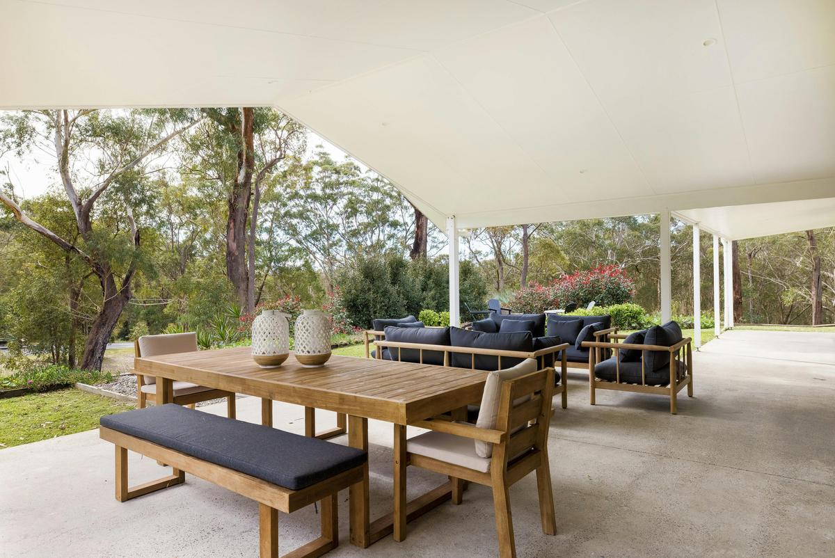 property outdoor dining