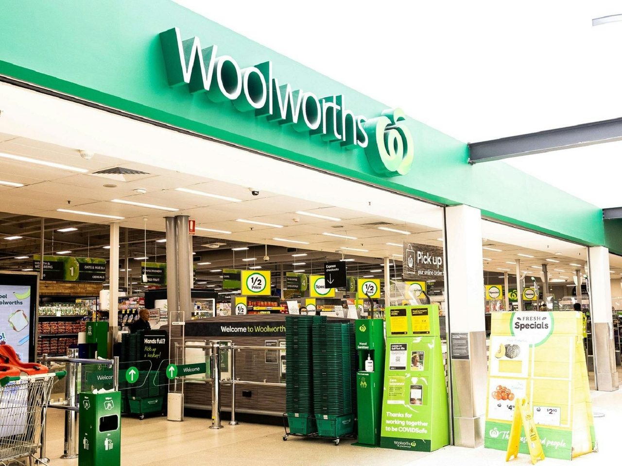Exterior image of Woolworths Minto Mall