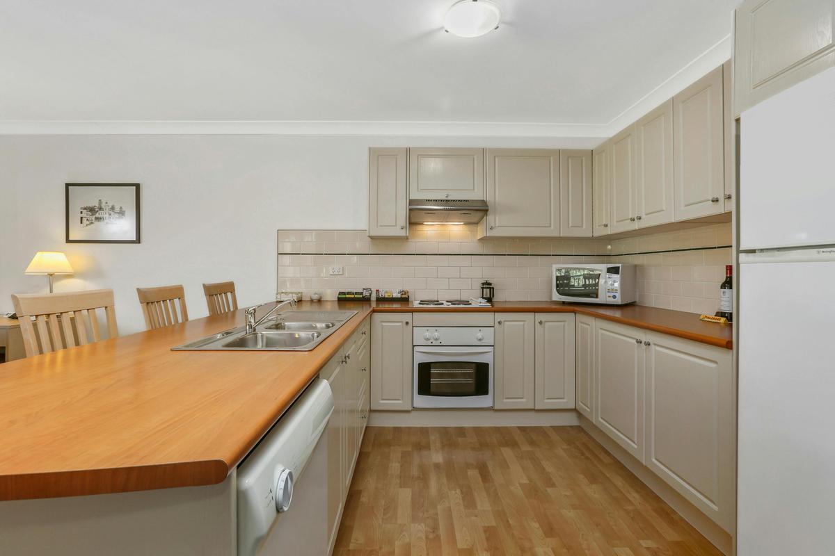 Two Bedroom Poolside/Deluxe Spa Apartment