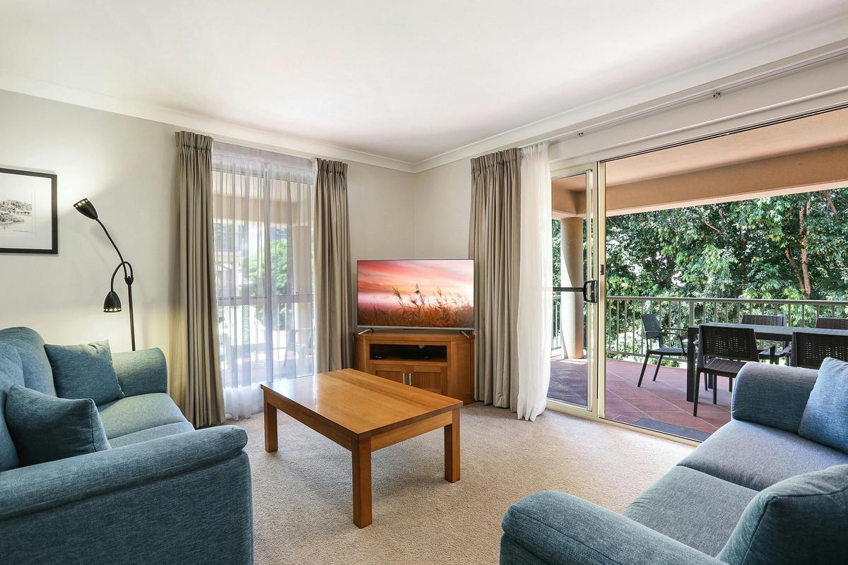 Two Bedroom Poolside/Deluxe Spa Apartment