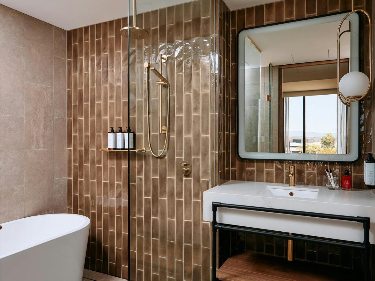 Standard Queen Room