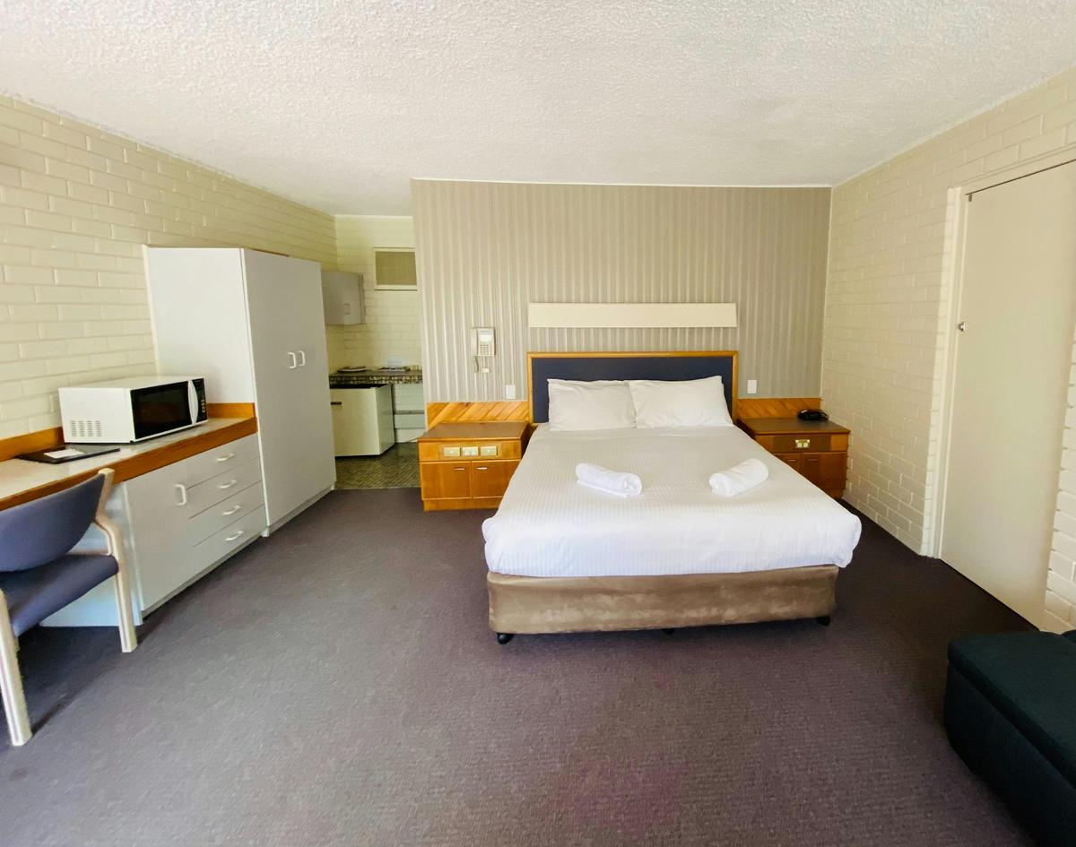 Wanderlight Motel Mudgee Large deluxe room
