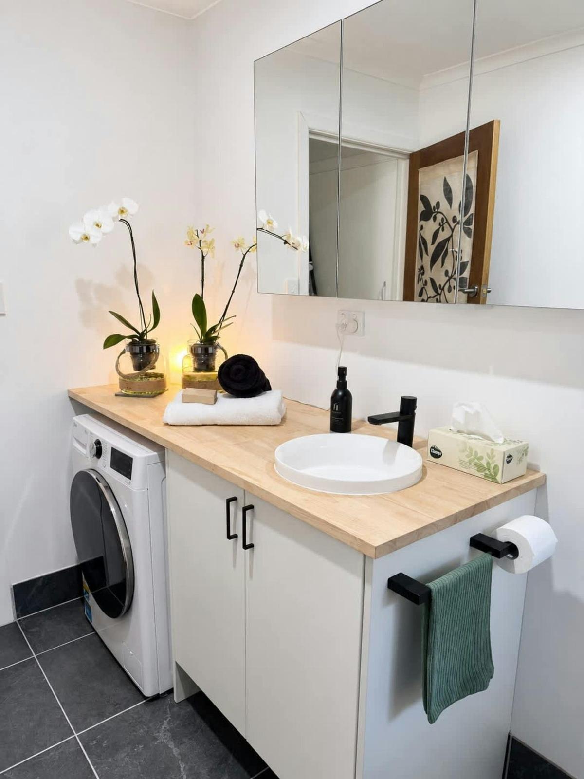 Modern Wash room with Washer/dryer