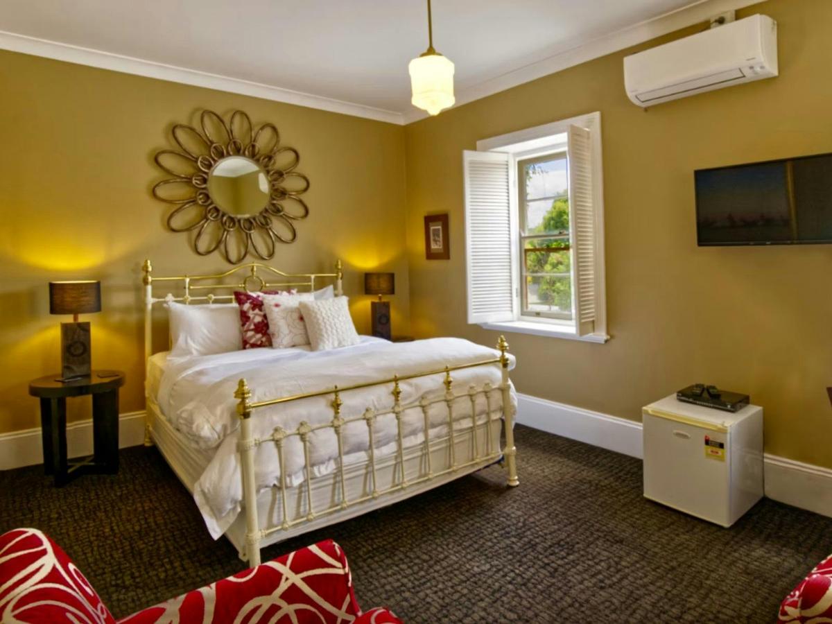 Grays Inn Wollombi