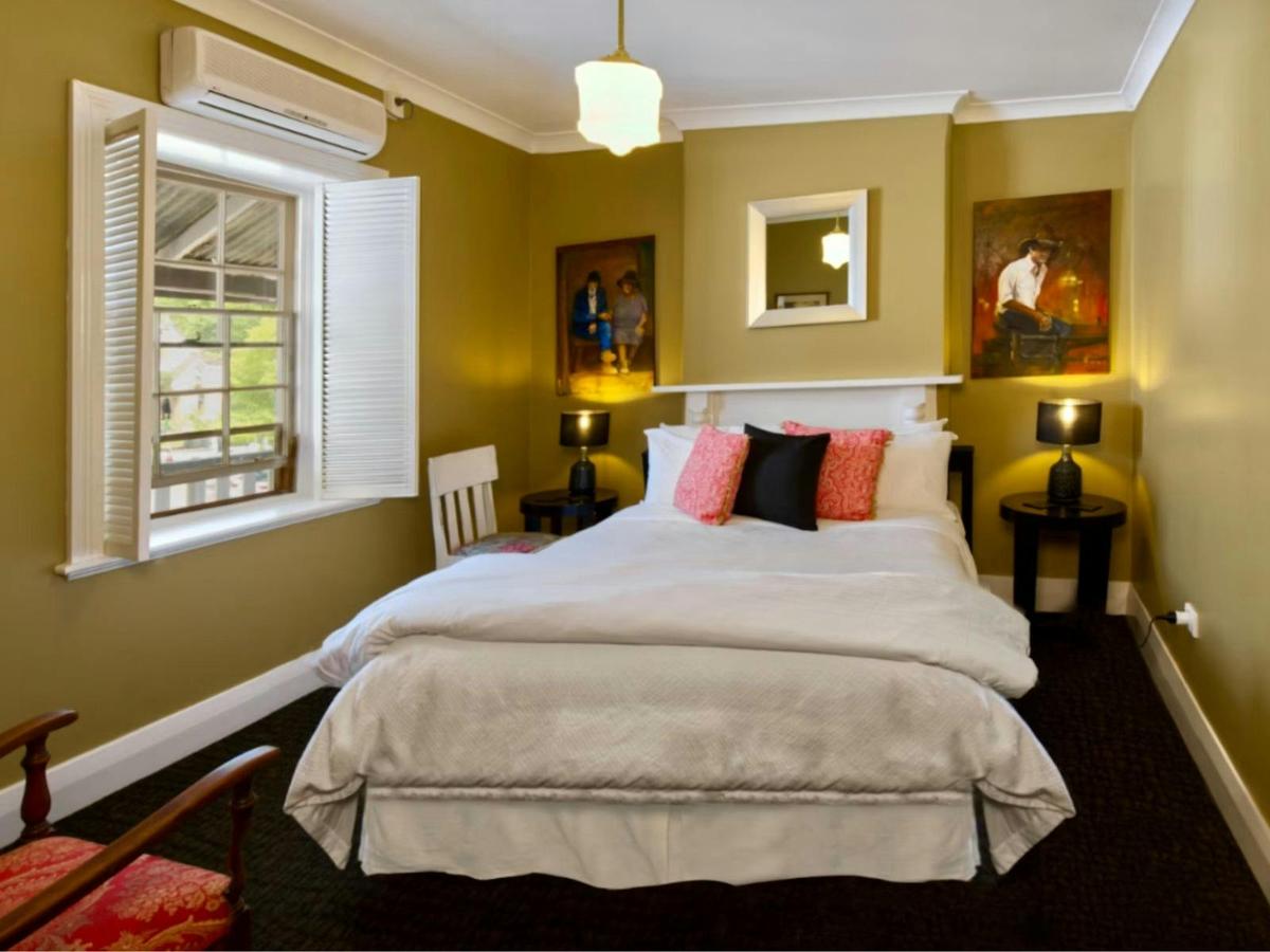 Grays Inn Wollombi