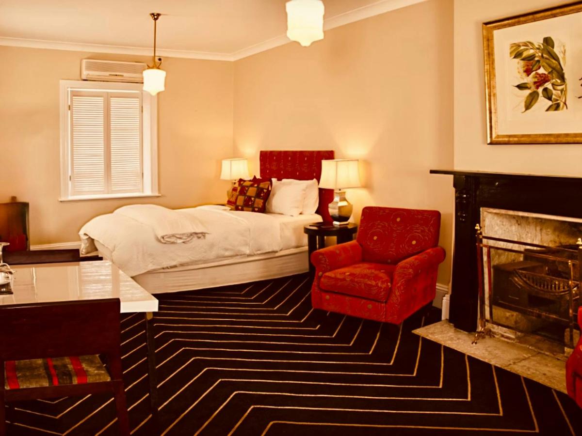 Grays Inn Wollombi