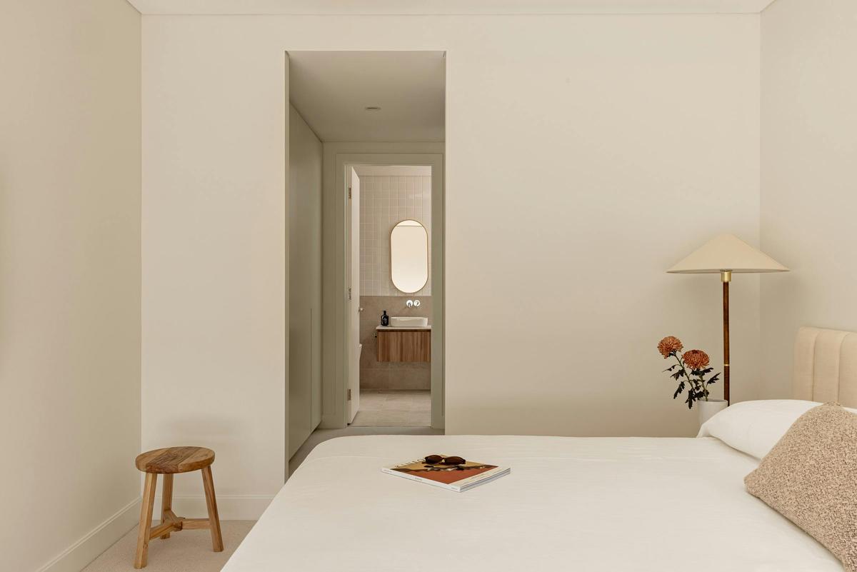 Kailani Batemans Bay Master Bed 402