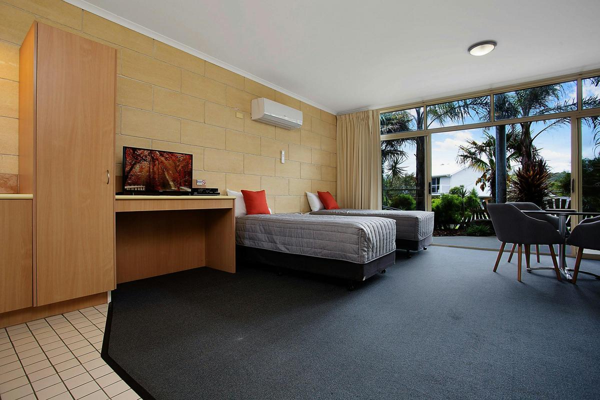Deluxe Family Room